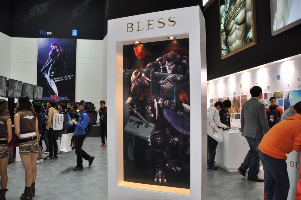 【G-STAR 2011】思わず本気でプレイしてしまうTPS「DIZZEL」、「BLESS」「EIN」のゲームシアターには長蛇の列が！NEOWIZ GAMESブースレポートの画像