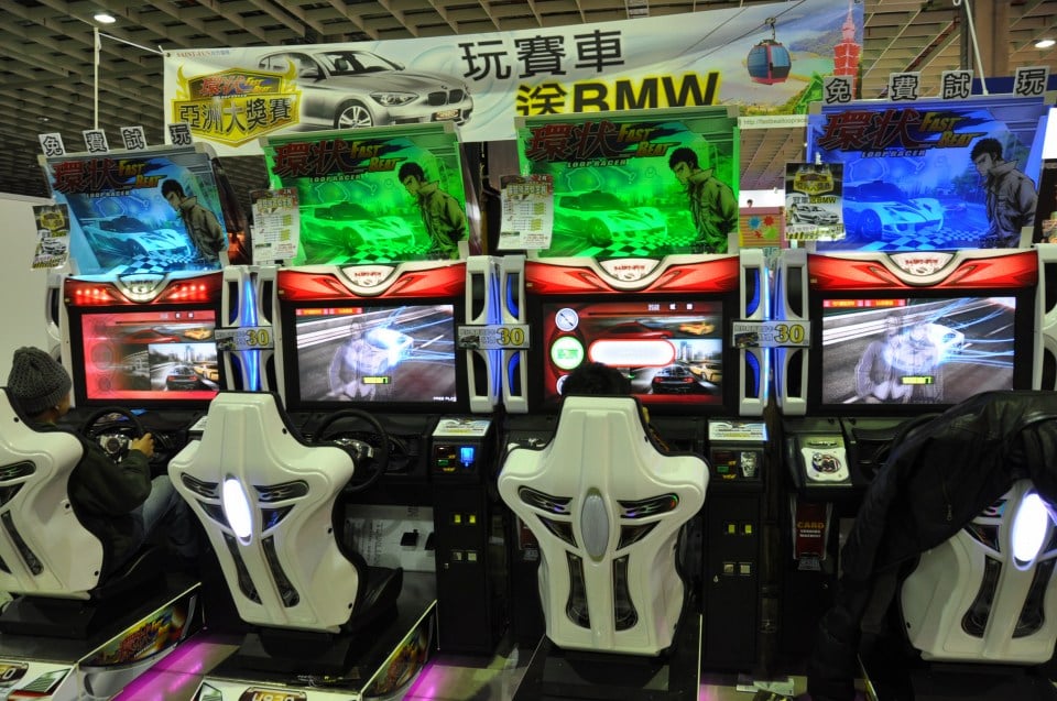 【台北国際ゲームショウ 2012】PCソフトやデバイス、デジカメからラジコンヘリ、実物大のアイツのあの刀まで売ってます！もちろん版権グッズや同人誌も！？TGSレポート番外編の画像