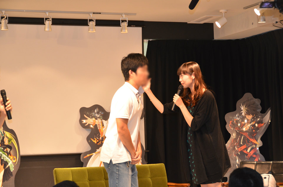 「エルソード starring GUMI×ニコニコカフェ」にて行われたイヴ役・能登麻美子さんのインストアイベントをレポートの画像