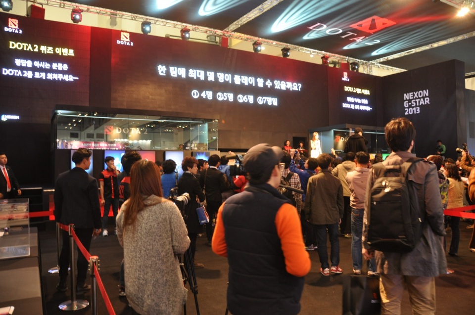 【G-STAR 2013】「Dota 2」Valve社の世界大会のシステムを使用した大会が開催！韓国のコスプレサークル「スパイラルキャッツ」も参加の画像