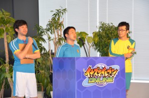 開発チームはユニフォーム姿で登場。<br />
左から中村将和氏、吉野貴雄氏、田村寛人氏