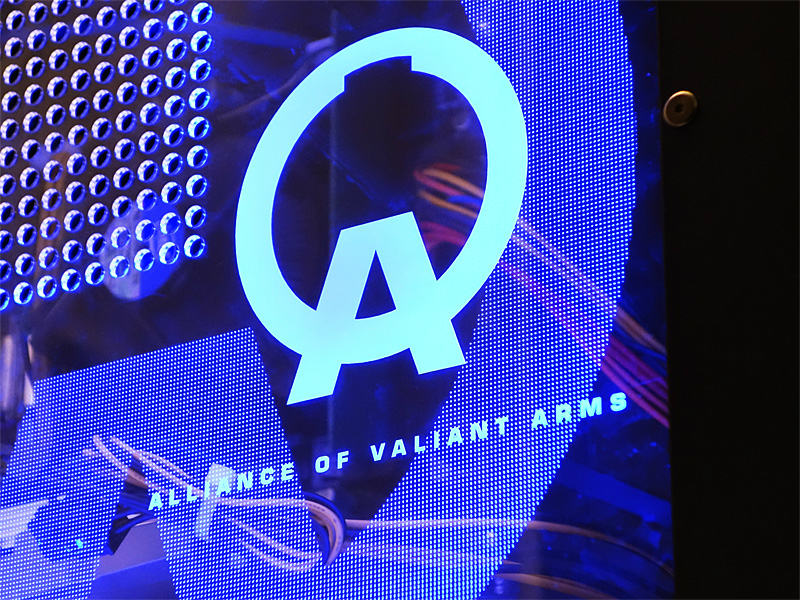 G-Tune、「Alliance of Valiant Arms」のオリジナルデザインを施したサイドパネルのカスタマイズが開始の画像