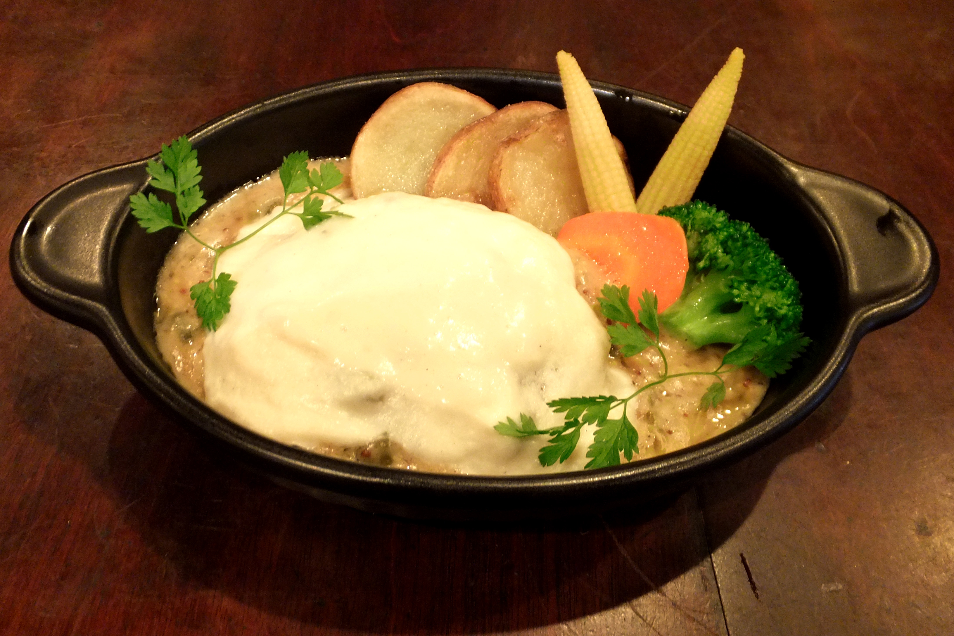 「Wizardry」と欧風ギルドレストラン「ザ・グランヴァニア」のタイアップ企画が実施！トークショーの開催も決定の画像