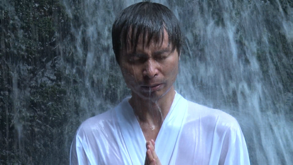 「モンスターハンター フロンティアG」運営陣が“超越秘儀”修得に挑む？「【滝行編】開発運営レポート（動画版）」が公開の画像