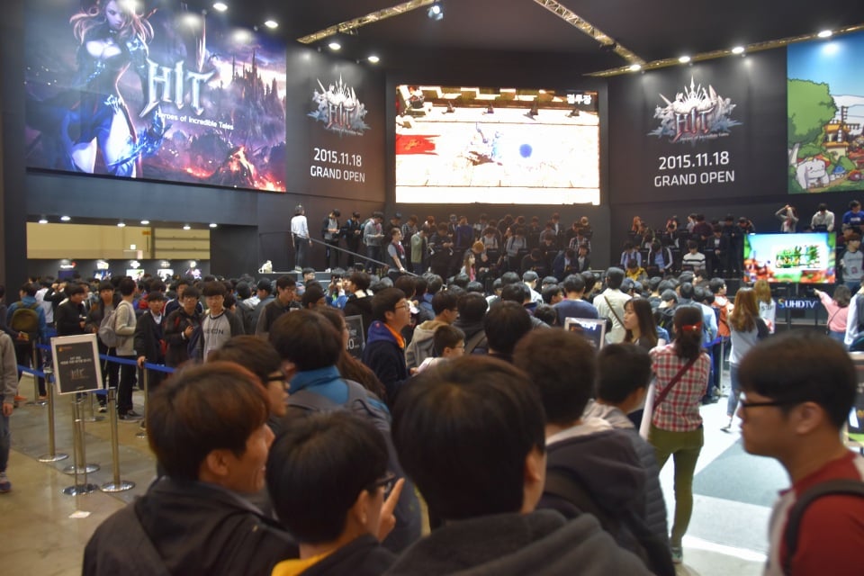 【G-STAR 2015】3時間待ちの行列も！多数のPC・スマホ向け新作タイトルを出展したNEXONブースをレポートの画像