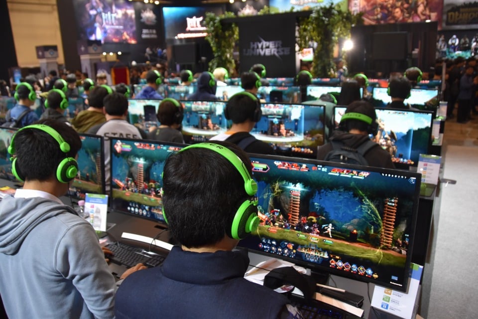 【G-STAR 2015】3時間待ちの行列も！多数のPC・スマホ向け新作タイトルを出展したNEXONブースをレポートの画像