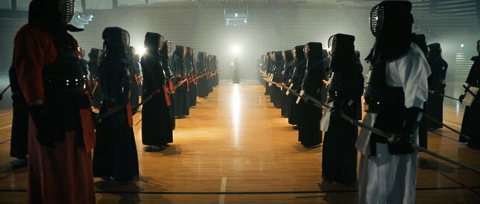「機動戦士ガンダムオンライン」総勢100人の剣道大乱戦動画が公開！紛れ込んでいる有名人を探し出して景品をゲットの画像