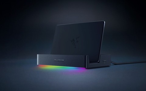 Razer「Handheld Dock Chroma」8月22日発売！モバイルゲーミングを強化する6-in-1ドック登場