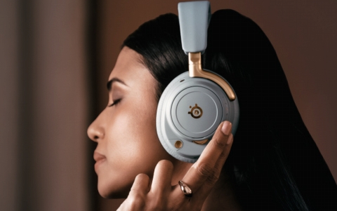 SteelSeries、世界初のHi-Resワイヤレスゲーミングヘッドセット「Arctis Nova Elite」を10月17日より発売