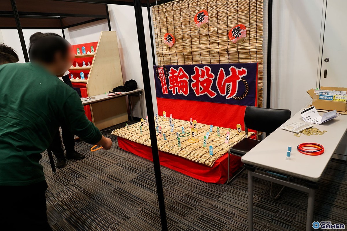 縁日っぽい雰囲気が楽しめる「天使のリングの輪投げ」のコーナー。