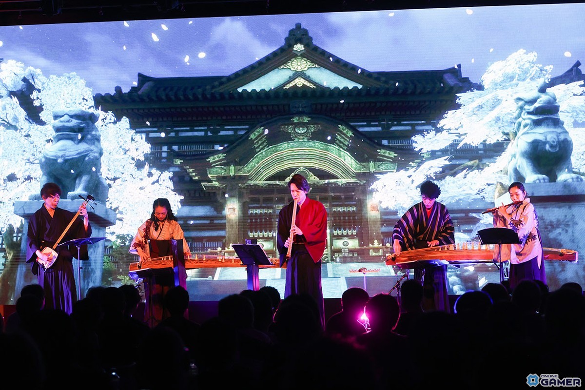 和楽器ユニットのAUN J クラシック・オーケストラ。