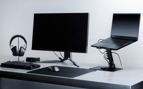 GRAPHT、ゲーマーにもおすすめな高拡張スタンド「Device Centric Folio／Portable」を発表