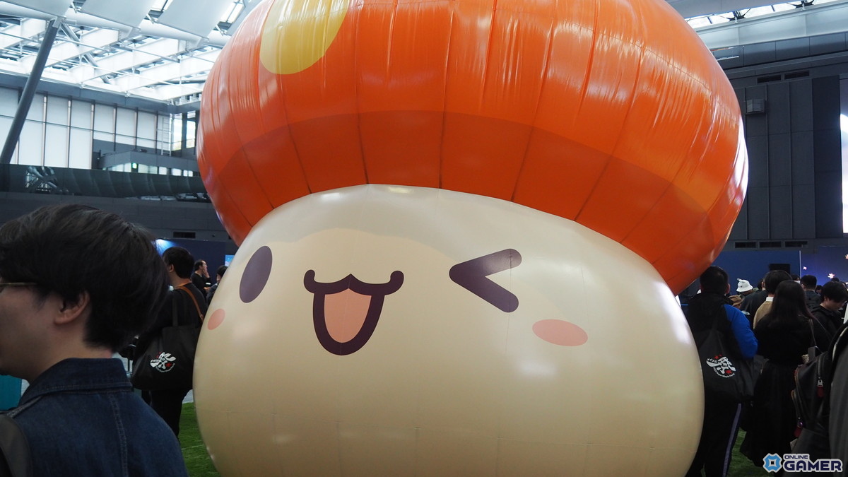 高柳知葉さんが声を担当する新規職業「緋眼の旅人レン」が発表！「メイプルストーリー」オフラインイベント「2025 Super Maple Party」をレポートの画像