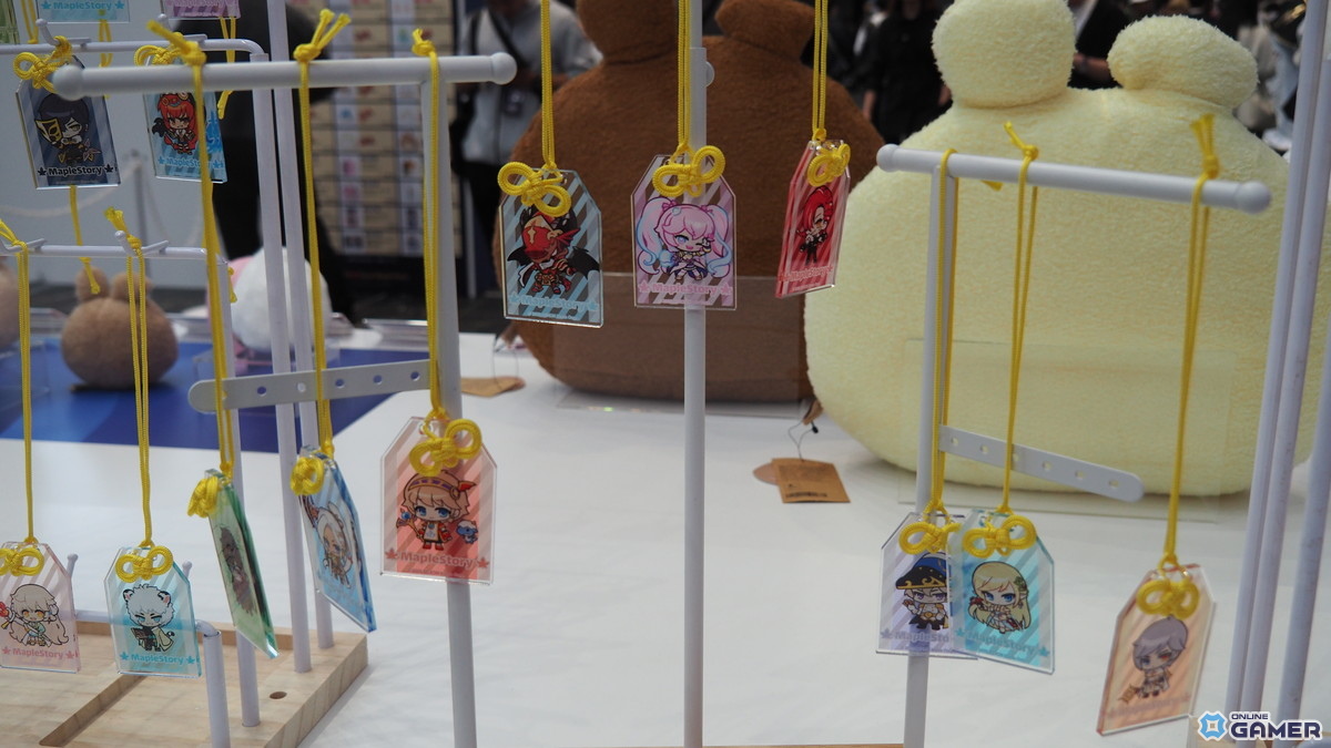 高柳知葉さんが声を担当する新規職業「緋眼の旅人レン」が発表！「メイプルストーリー」オフラインイベント「2025 Super Maple Party」をレポートの画像