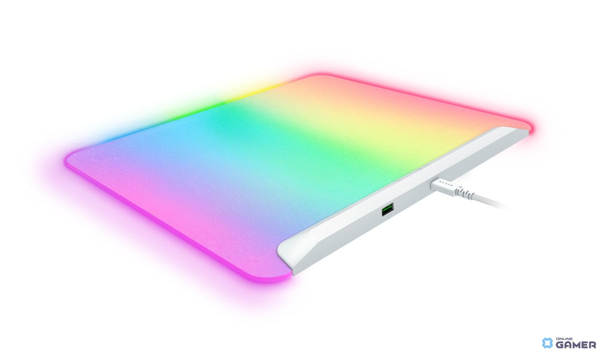 Razer、光るマウスパッドの白モデルFirefly V2 Pro White Editionを発表の画像