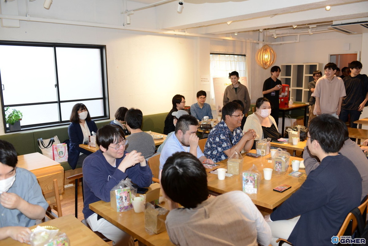 あっという間に店内が多くの冒険家で賑わい、会場は熱気に包まれた。